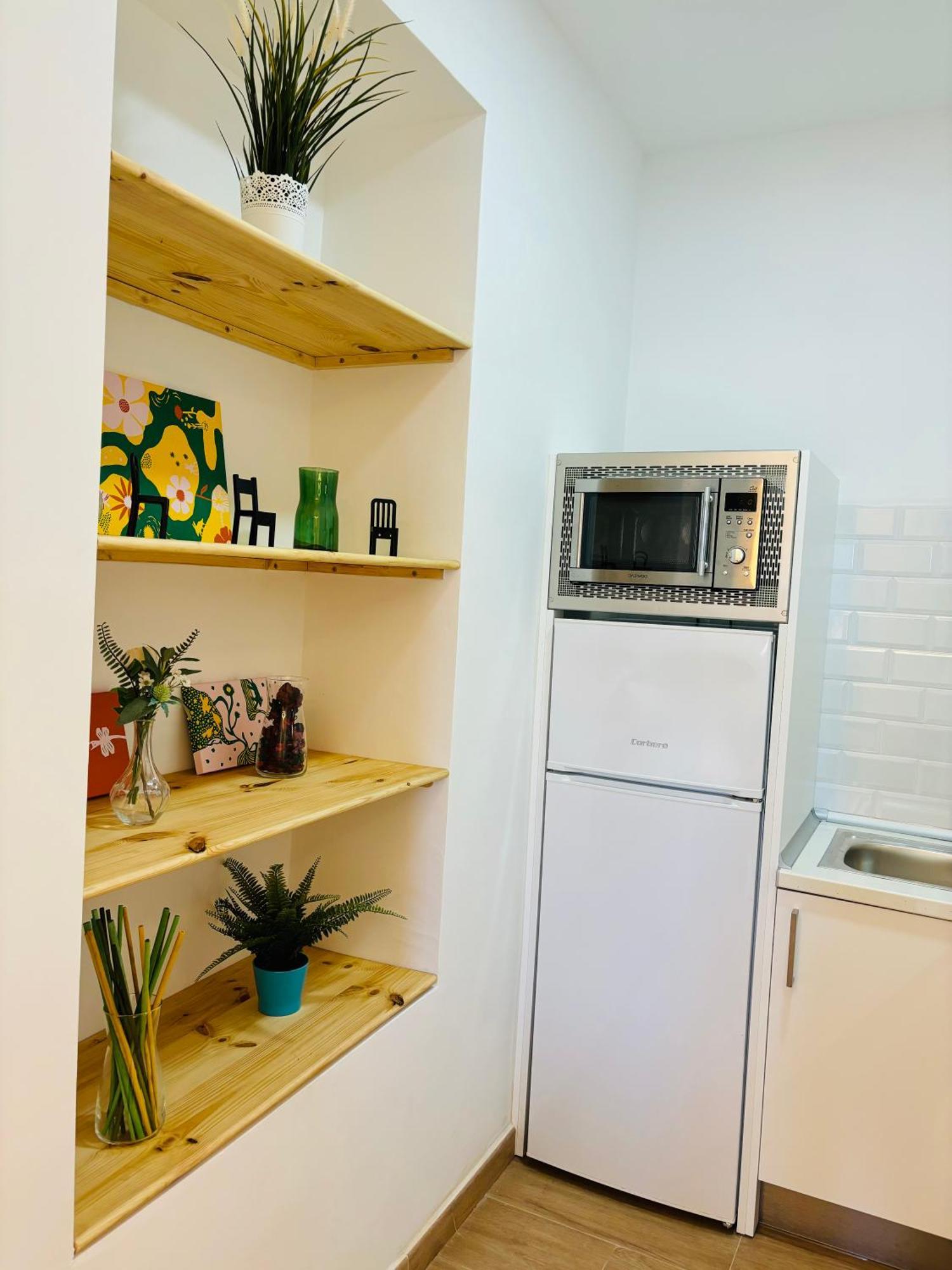 Apartamentos Alcazaba Малага Экстерьер фото