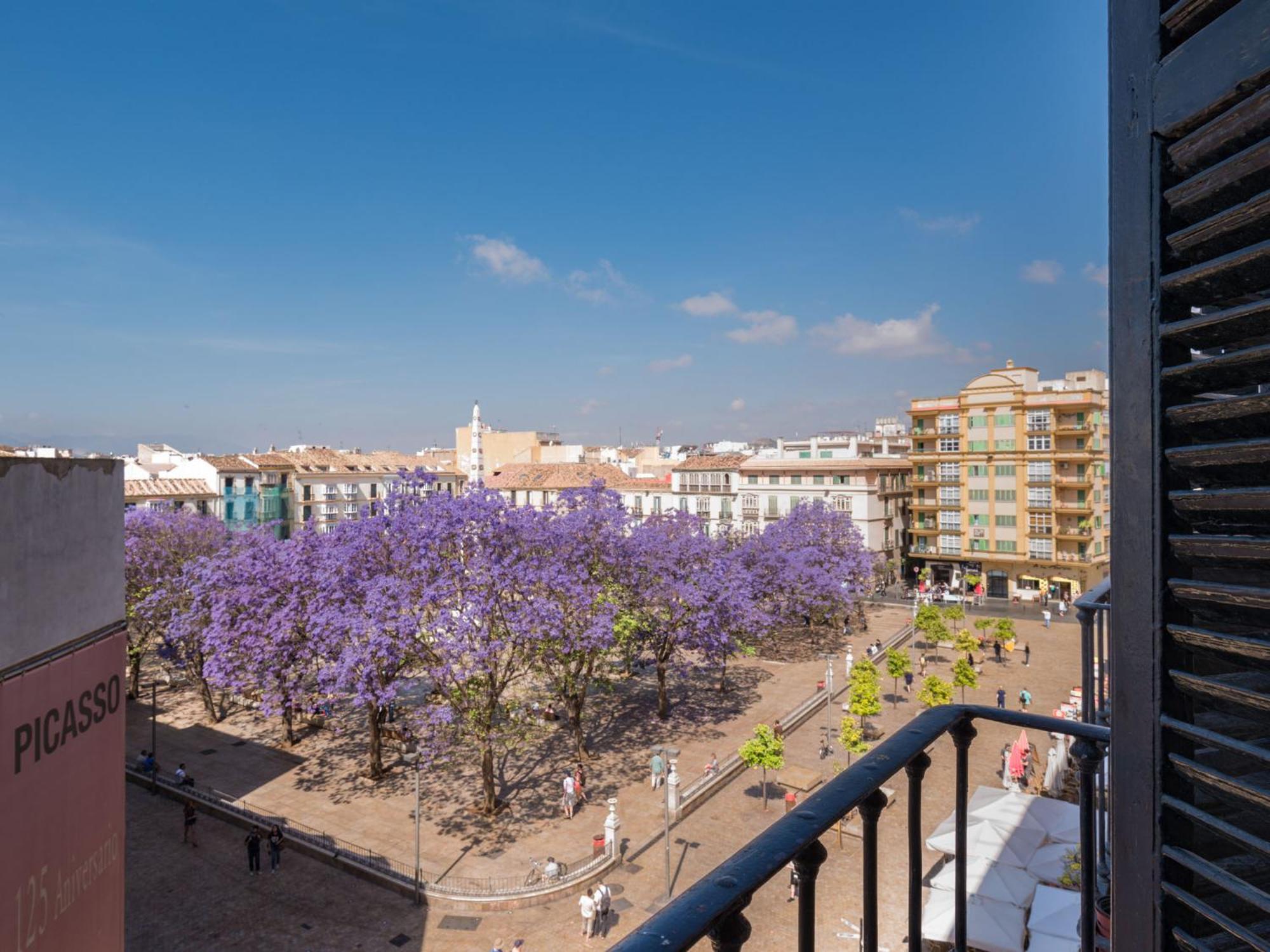 Apartamentos Alcazaba Малага Экстерьер фото