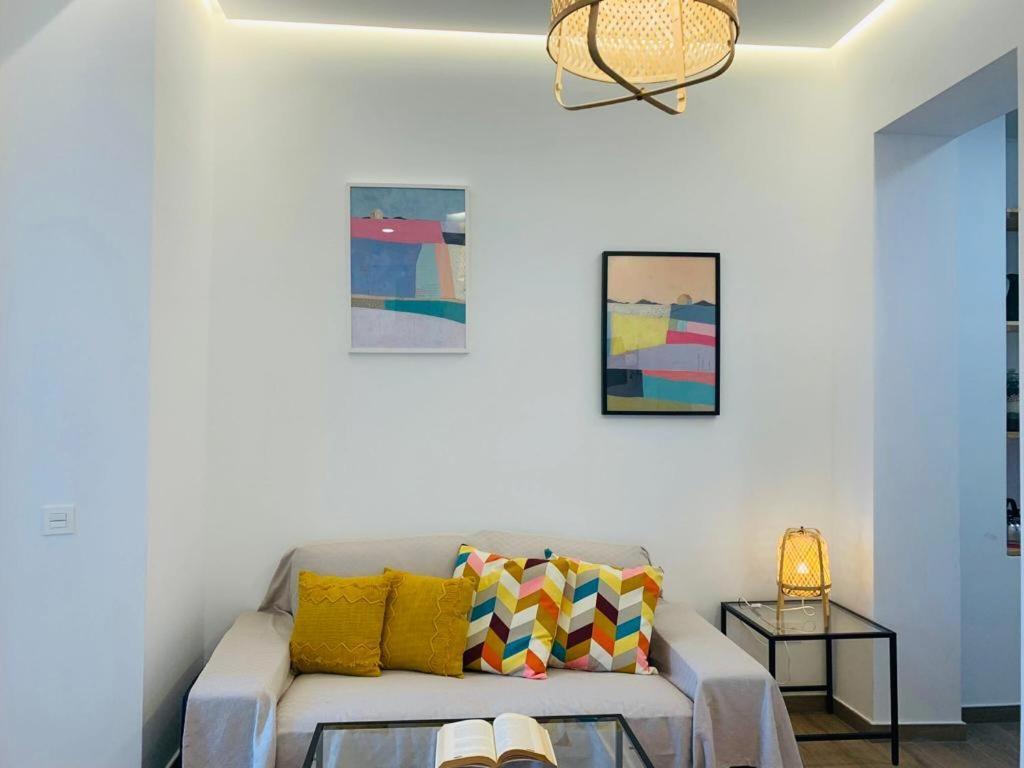 Apartamentos Alcazaba Малага Экстерьер фото