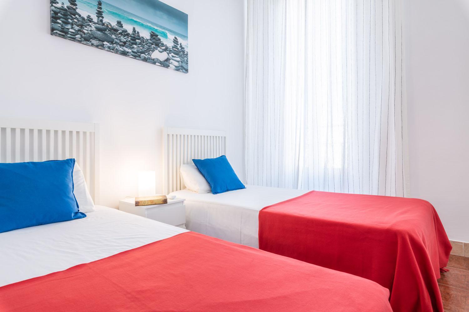 Apartamentos Alcazaba Малага Экстерьер фото